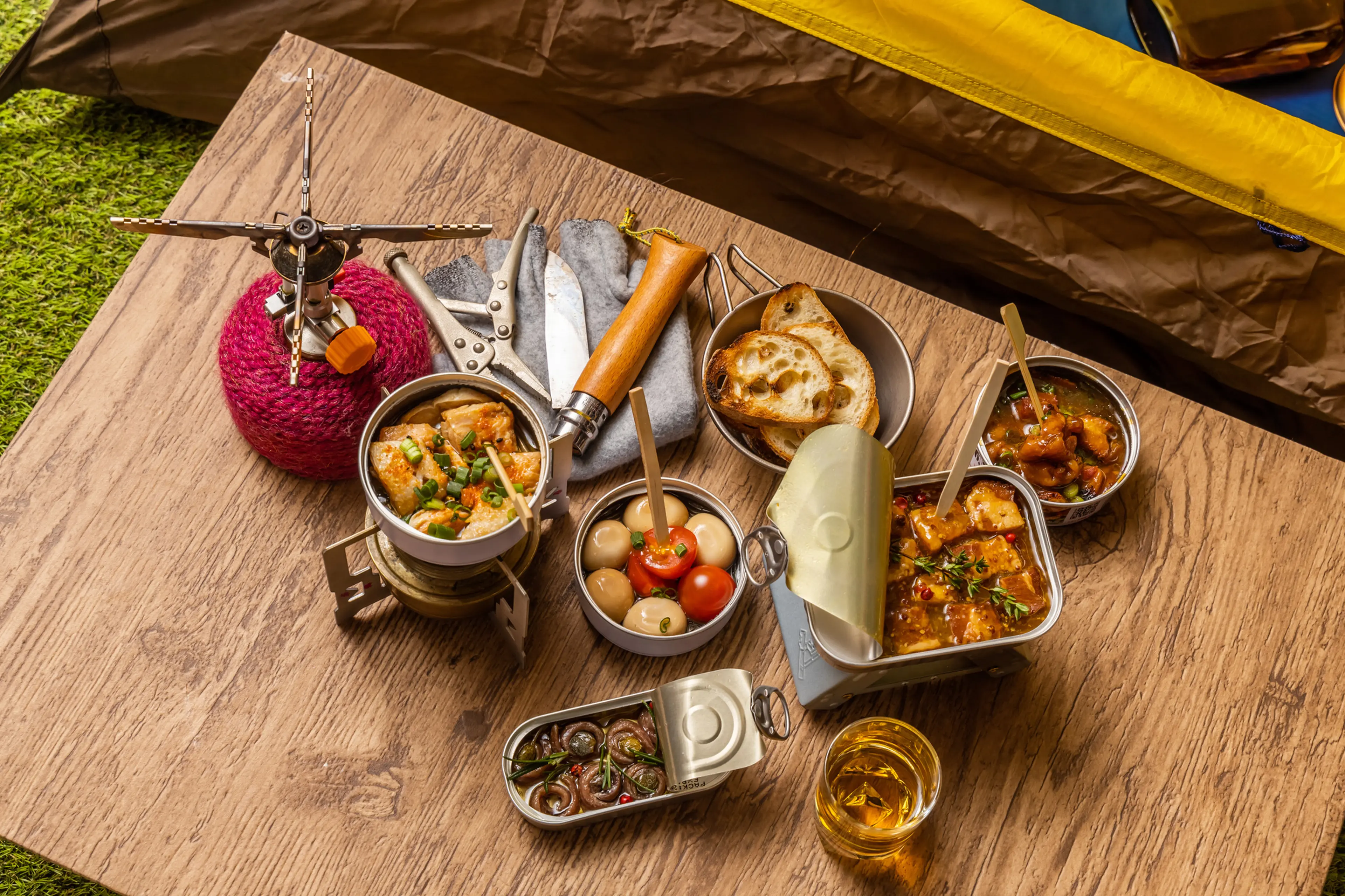 Chuẩn bị đồ ăn đơn giản khi đi camping