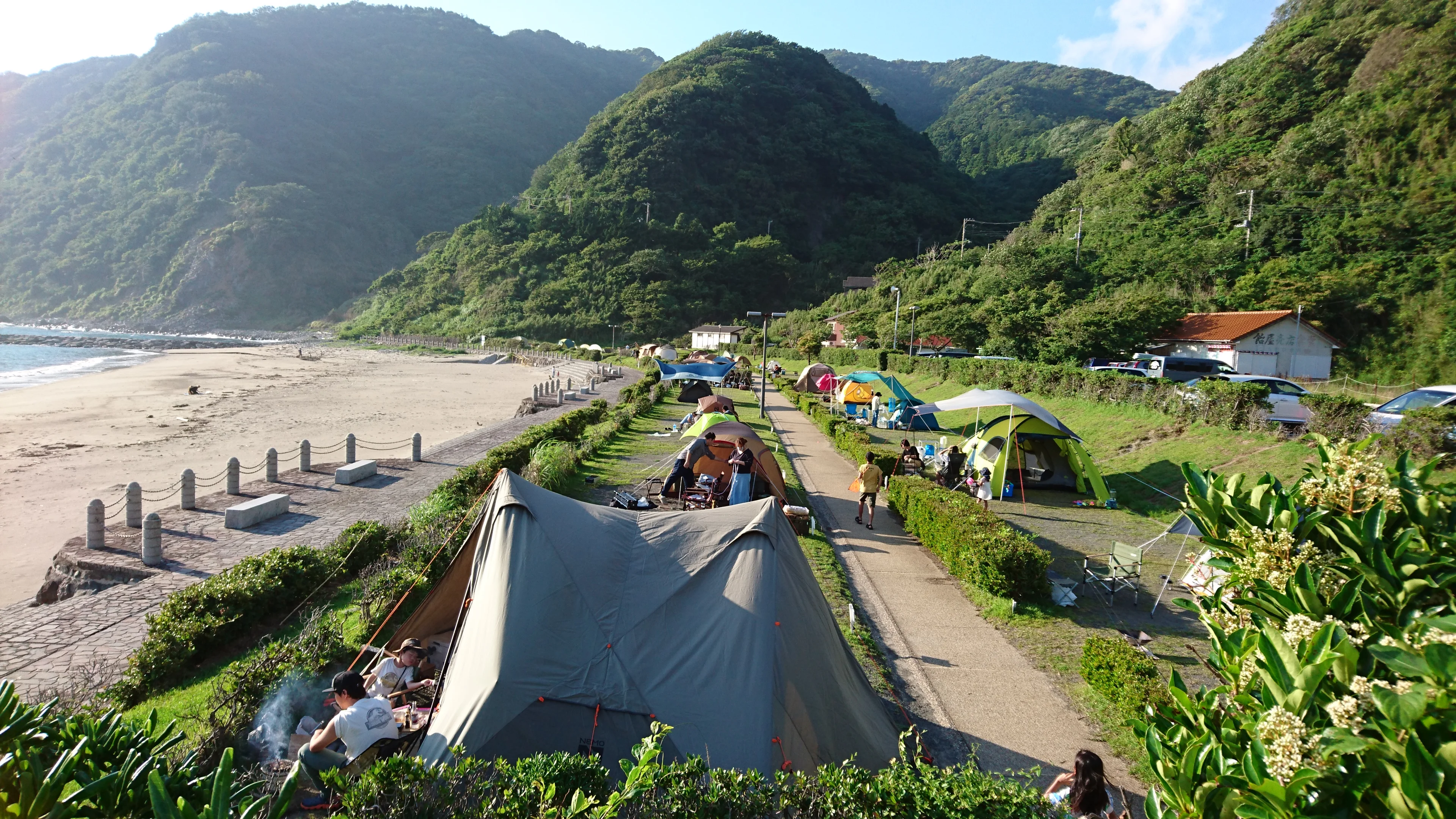 Beach camp ugusu (宇久須キャンプ場)